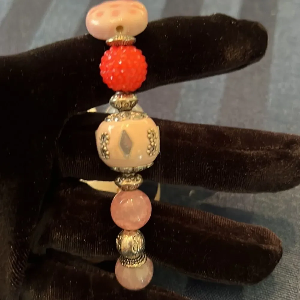 NWT Angelas Designs handmade stretchy Pink silver beaded bracelet